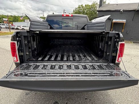 Used 2017 RAM 1500 Laramie w/ Convenience Group AWD/4WD image 19