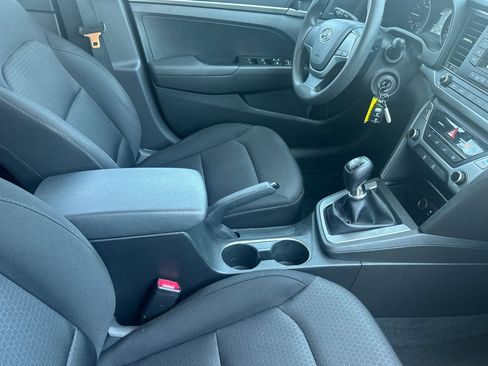 Used 2018 Hyundai Elantra SE FWD image 15