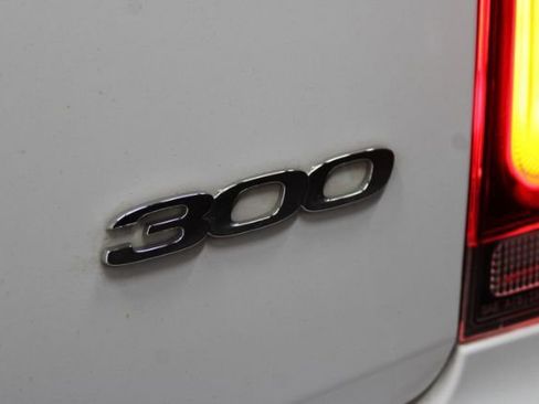 Used 2019 Chrysler 300 Touring w/ Sport Appearance Package image 8