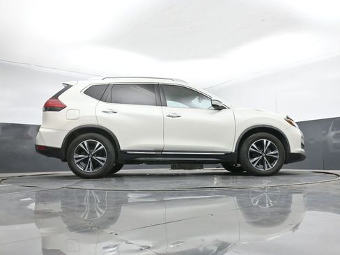 Used 2017 Nissan Rogue SL w/ SL Premium Package image 50