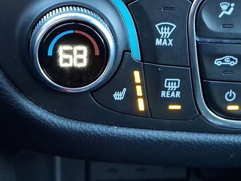 Used 2024 Chevrolet Equinox LT FWD image 25