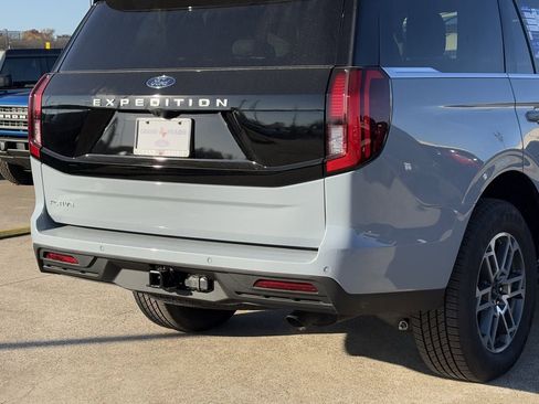 New 2025 Ford Expedition Active image 35