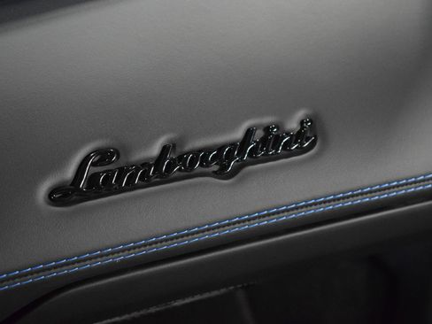 Used 2019 Lamborghini Aventador S image 23