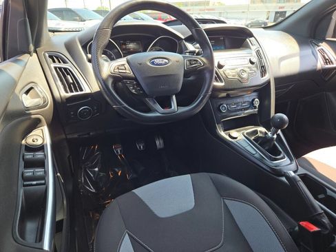 Used 2018 Ford Focus ST FWD image 6