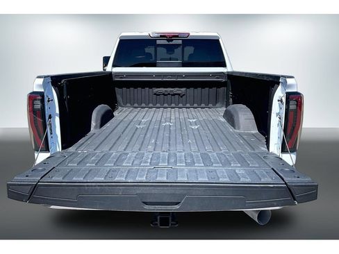 Used 2024 GMC Sierra 3500 AT4 w/ AT4 Premium Plus Package AWD/4WD image 7