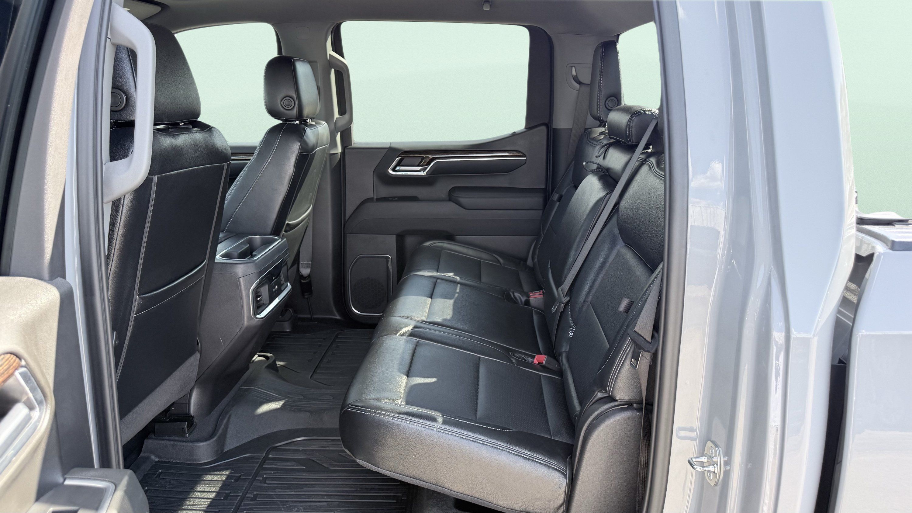 Used 2024 GMC Sierra 1500 Elevation w/ LPO, Elevation Black Package AWD/4WD image 33