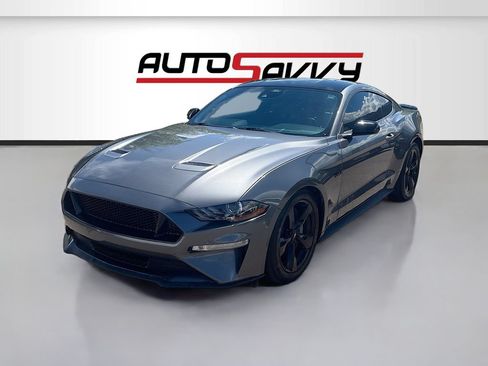 Used 2022 Ford Mustang GT Premium w/ Black Accent Package RWD image 3