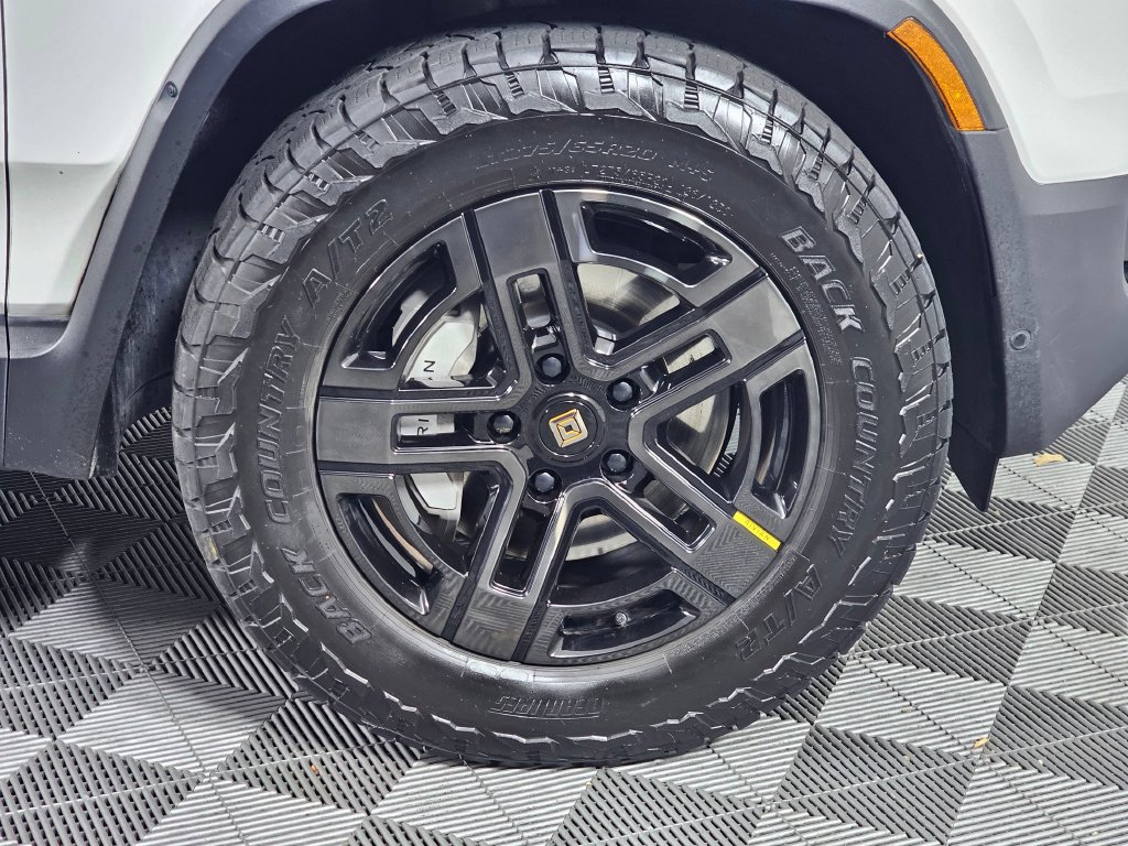 Used 2024 Rivian R1S Adventure Dual AWD/4WD image 9