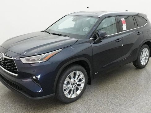 New 2026 Toyota Highlander Limited AWD/4WD image 1