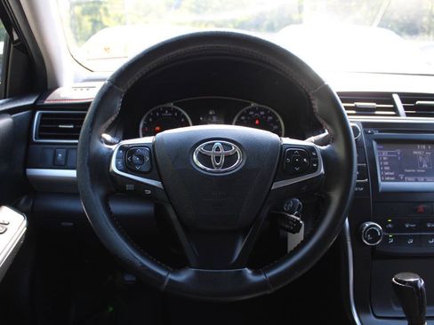 Used 2015 Toyota Camry SE FWD image 33