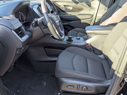 Used 2024 GMC Terrain SLE w/ Driver Convenience Package image 8