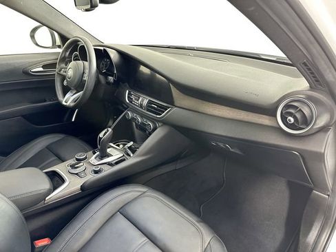 Used 2023 Alfa Romeo Giulia Ti image 31