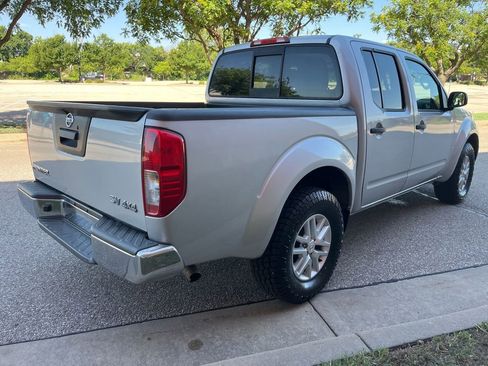 Used 2015 Nissan Frontier SV AWD/4WD image 4