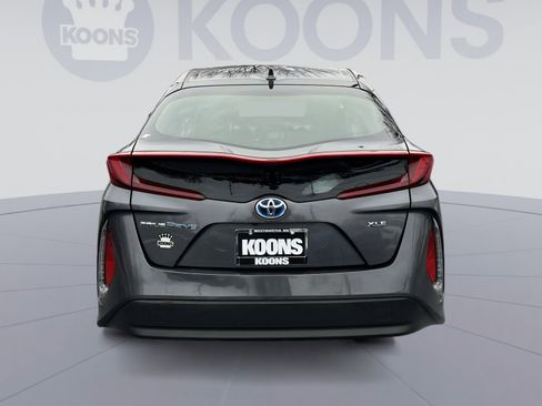 Used 2022 Toyota Prius Prime XLE image 5