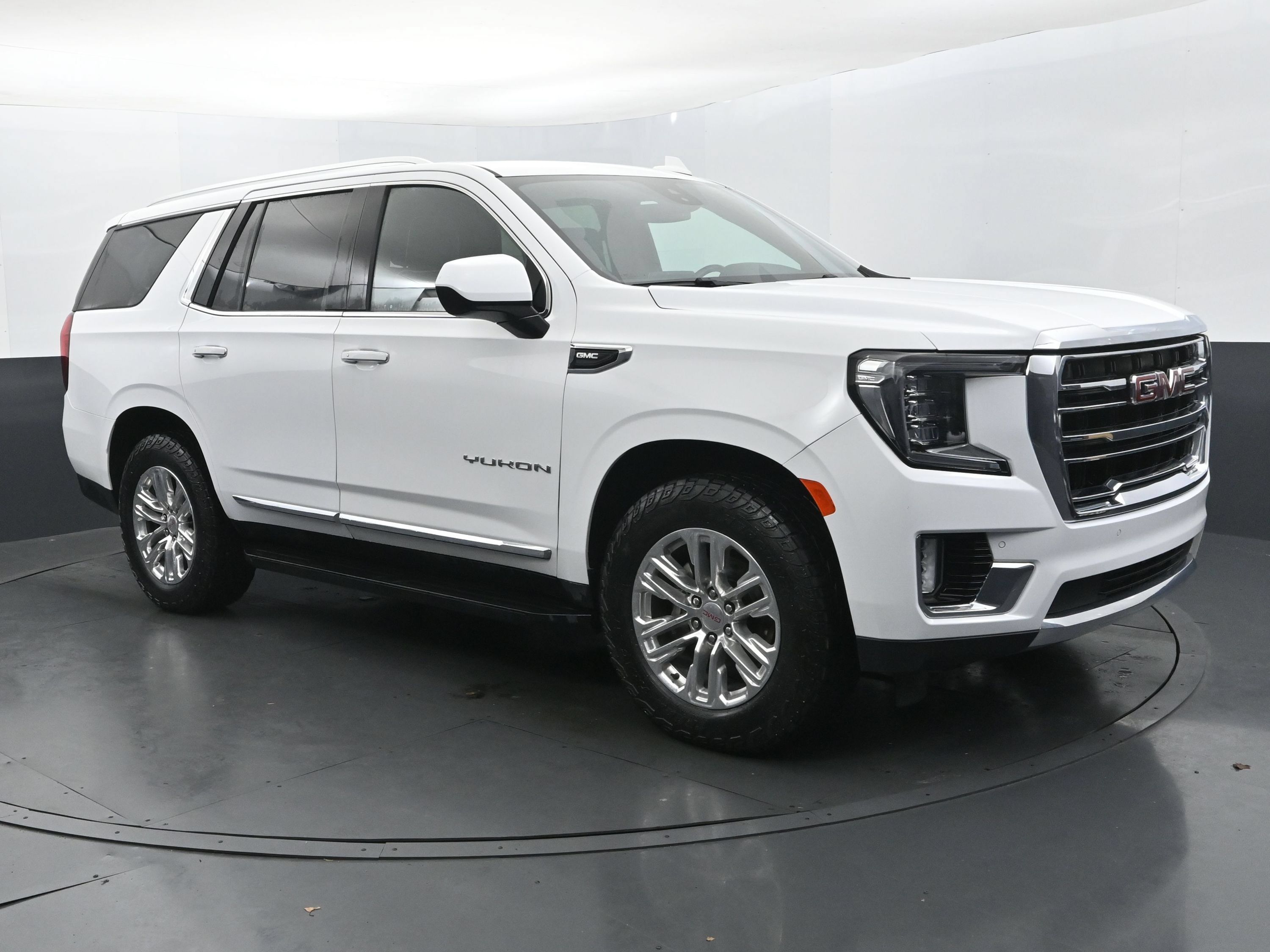 Used 2023 GMC Yukon SLT AWD/4WD image 7