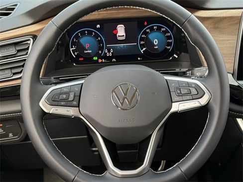 New 2026 Volkswagen Atlas SE image 9