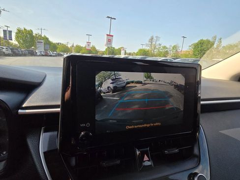 Used 2025 Toyota Corolla LE FWD image 27