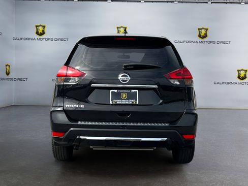 Used 2017 Nissan Rogue S image 4