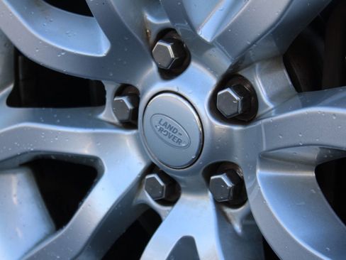 Used 2016 Land Rover Range Rover Sport HSE image 11