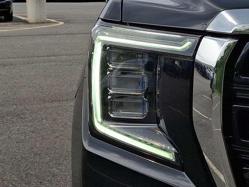 Used 2021 GMC Yukon SLE AWD/4WD image 9