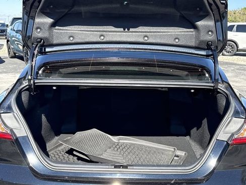 Used 2025 Toyota Camry SE w/ Convenience Package image 17