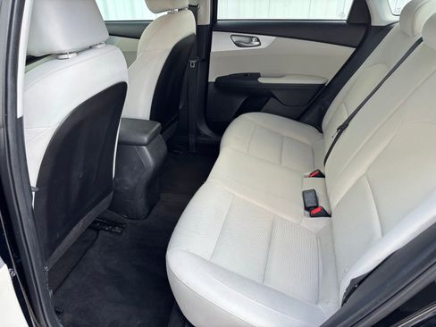 Used 2023 Kia Forte LXS image 28