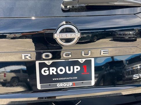 Used 2024 Nissan Rogue SV FWD image 32