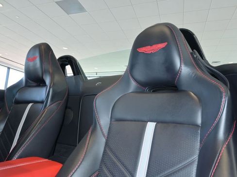 Used 2023 Aston Martin V12 Vantage Roadster RWD image 36
