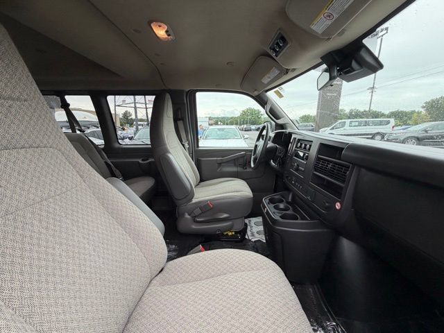 Used 2025 Chevrolet Express 3500 LT w/ LT Preferred Equipment Group RWD image 12