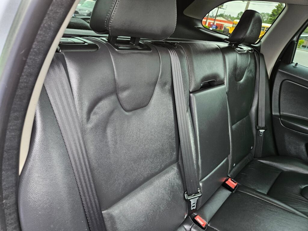 Used 2015 Volvo XC60 T5 AWD/4WD image 14