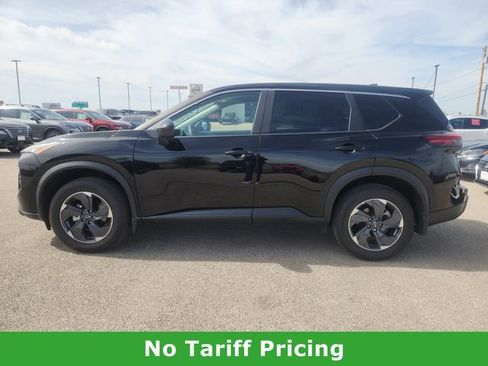 Certified 2025 Nissan Rogue SV image 3