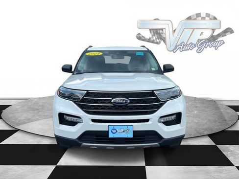 Used 2024 Ford Explorer XLT w/ Equipment Group 202A AWD/4WD image 2