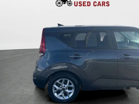 Used 2022 Kia Soul LX w/ Technology Package image 8