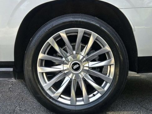 Used 2022 Cadillac Escalade ESV Premium Luxury w/ Performance Package image 8