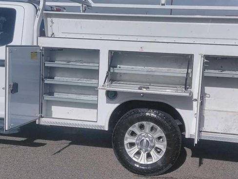 Used 2022 Ford F350 XLT image 22