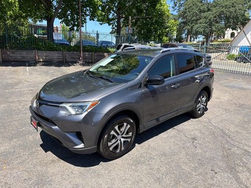 Used 2018 Toyota RAV4 LE w/ All Weather Liner Package AWD/4WD image 13