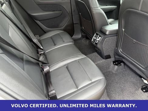 Certified 2025 Volvo XC40 B5 Plus AWD/4WD image 31