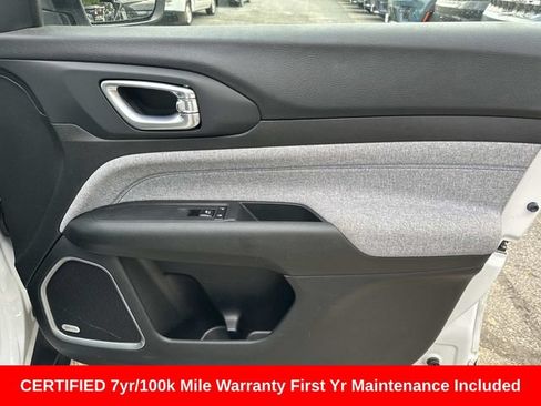 Used 2023 Jeep Compass Latitude w/ Sun and Sound Group AWD/4WD image 9