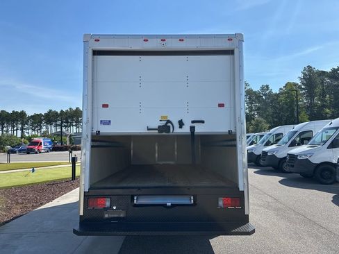 Used 2025 RAM ProMaster 3500 w/ Quick Order Package 22G SLT FWD image 6