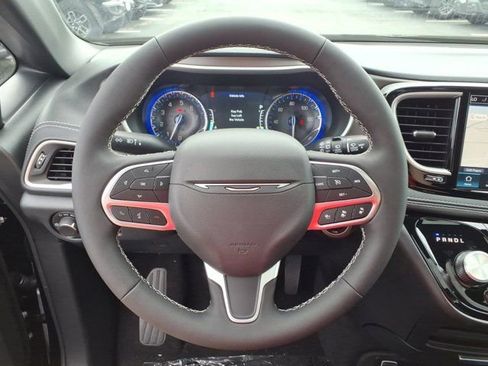 New 2027 Chrysler Pacifica Select FWD image 12