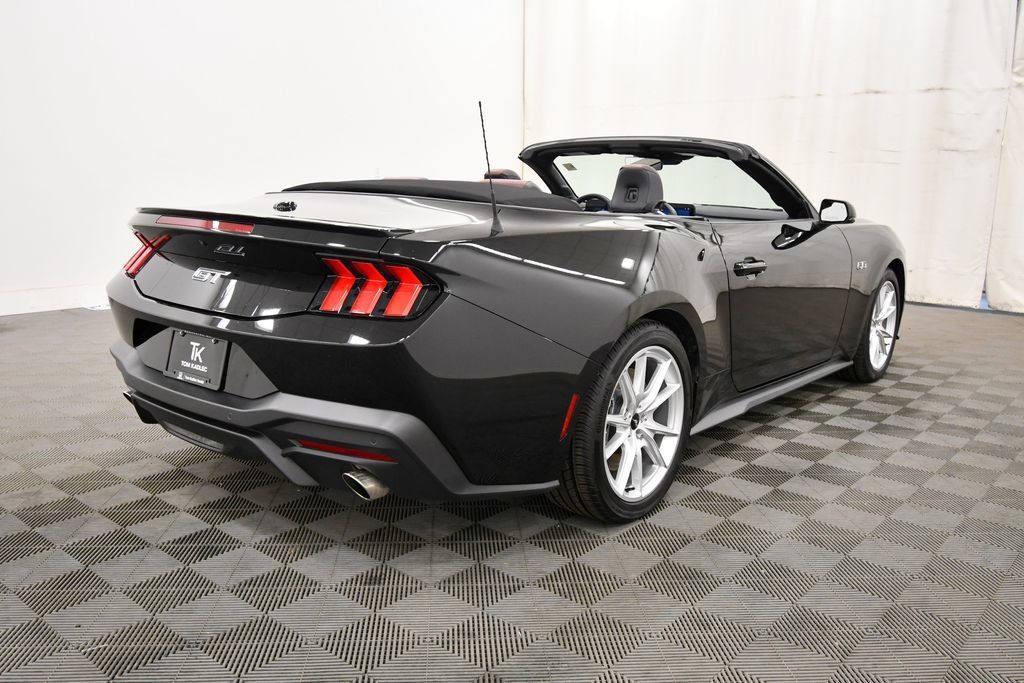 Used 2025 Ford Mustang GT Premium RWD image 8