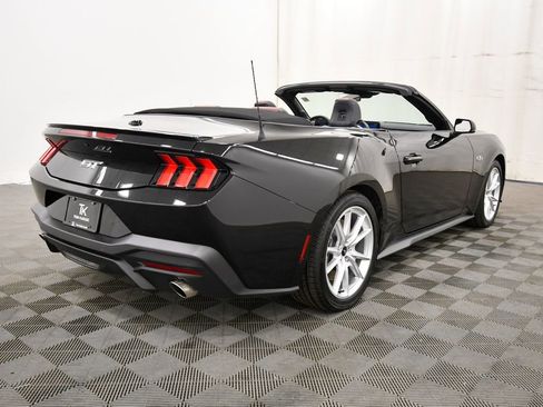 Used 2025 Ford Mustang GT Premium image 8