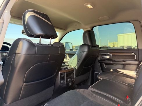 Used 2023 RAM 2500 Laramie AWD/4WD image 11