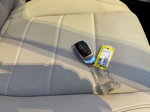 Used 2024 Mercedes-Benz GLE 450 4MATIC image 34