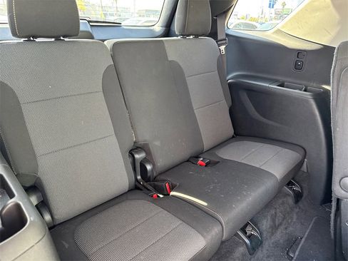 Used 2020 Chevrolet Traverse LT w/ LPO, Blackout Package image 8