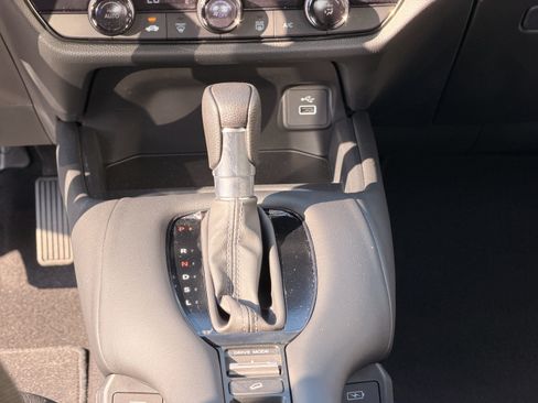 Used 2024 Honda HR-V LX image 18