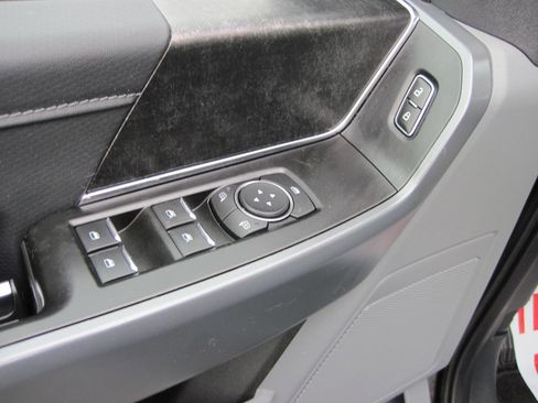 Used 2022 Ford F150 XLT w/ Equipment Group 302A High image 10