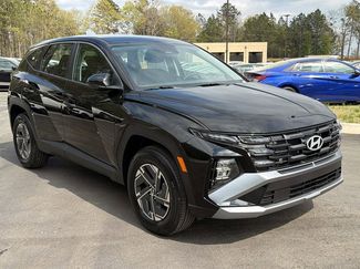 New 2026 Hyundai Tucson Blue SE video 3