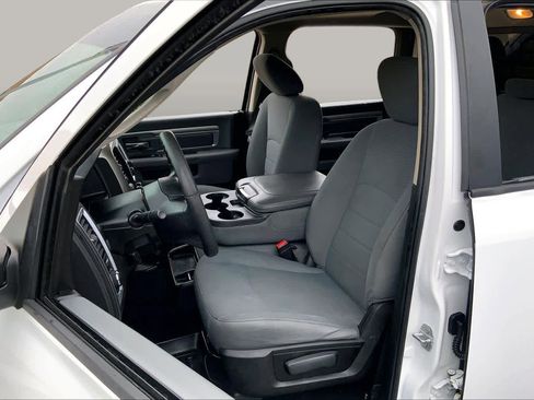 Used 2019 RAM 1500 Classic SLT AWD/4WD image 8