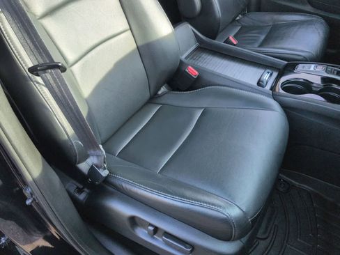 Used 2018 Honda Pilot Touring image 21